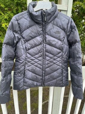 The North Face Women's Charcoal Camouflage Quilted Puffer Down Jacket M NWOT